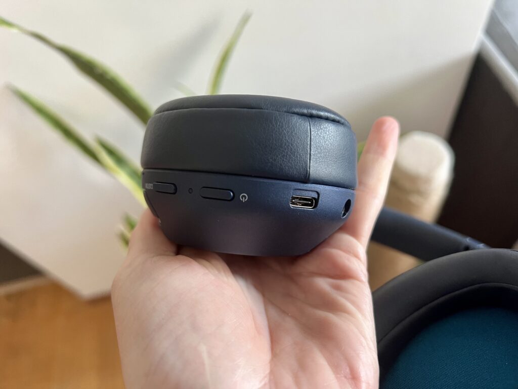 Sony WH-XB900N